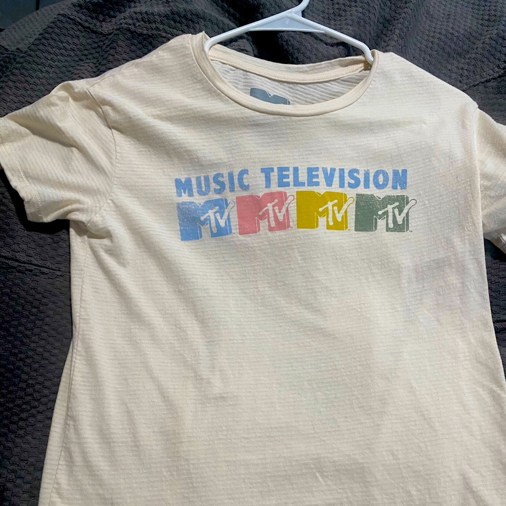 MTV tee shirt shirt small